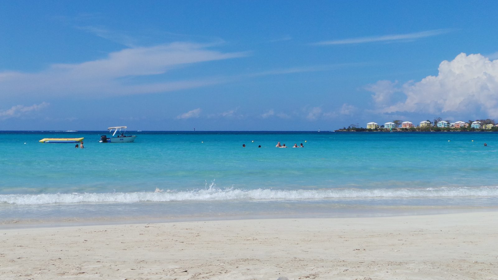 Turquoise water and white sand at Bloody Bay in Negril, Jamaica